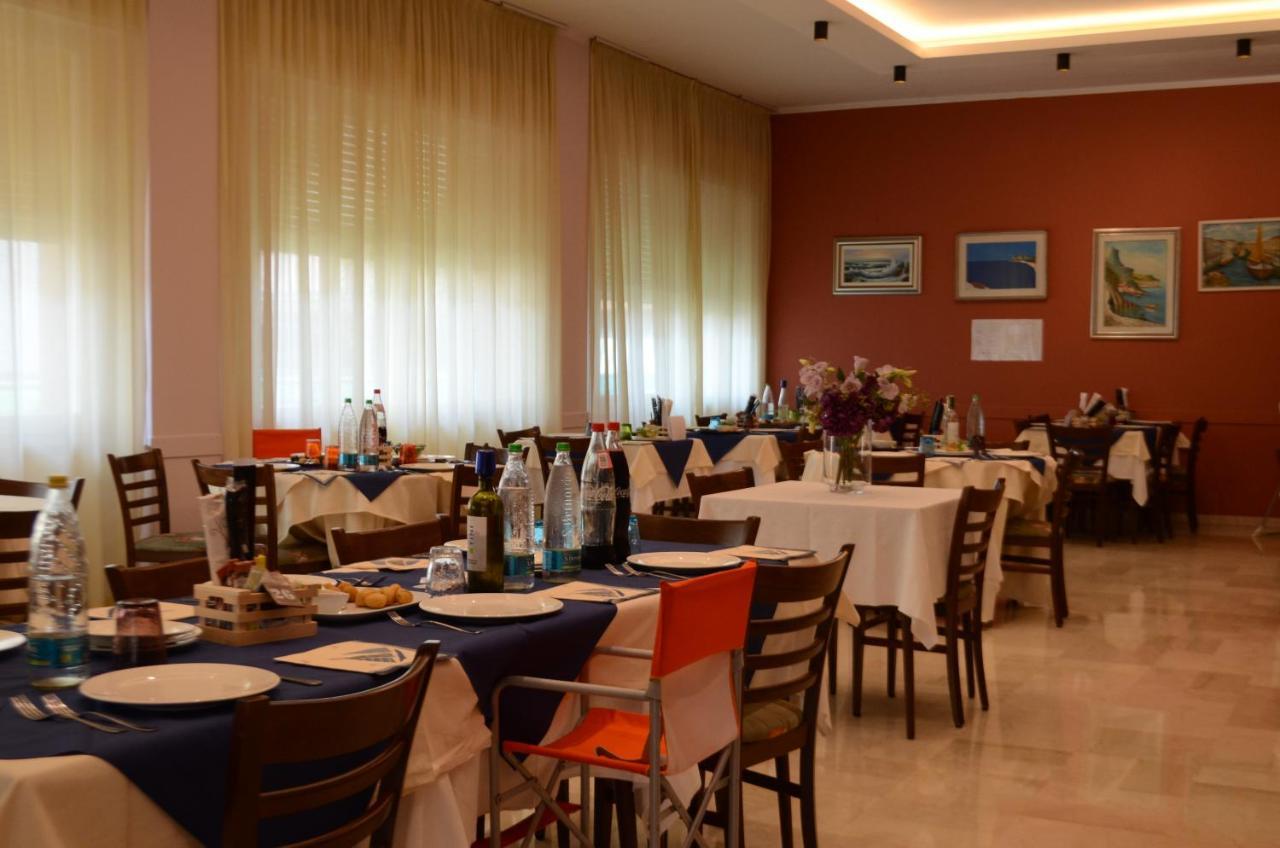 צ'סנטיקו Hotel Boston מראה חיצוני תמונה