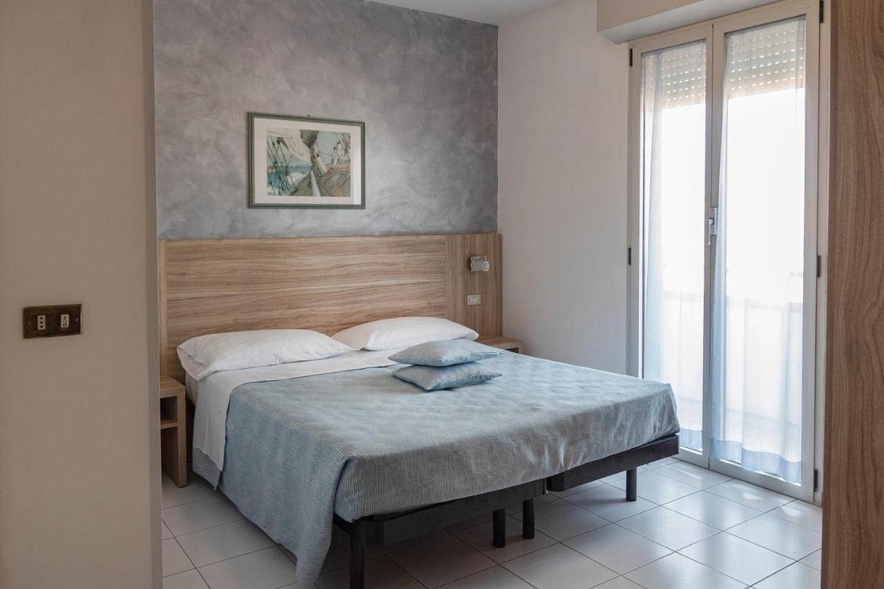 צ'סנטיקו Hotel Boston מראה חיצוני תמונה