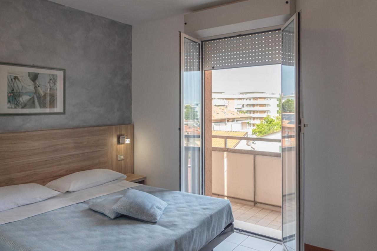 צ'סנטיקו Hotel Boston מראה חיצוני תמונה