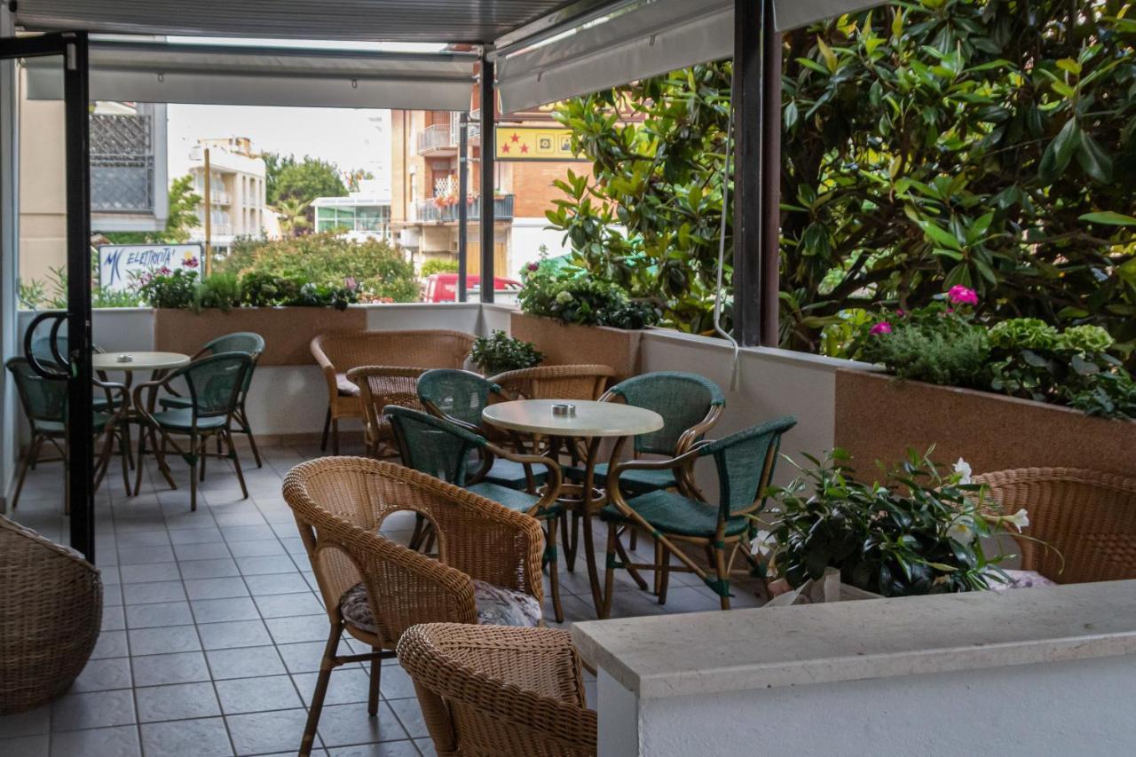 צ'סנטיקו Hotel Boston מראה חיצוני תמונה