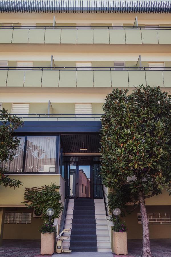 צ'סנטיקו Hotel Boston מראה חיצוני תמונה